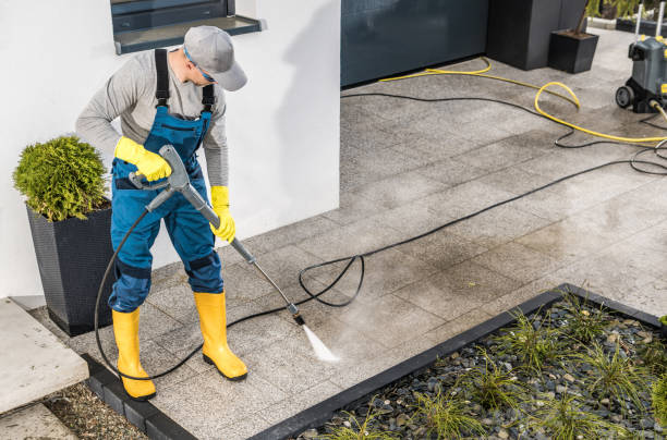 Best Deck Pressure Washing  in Kewaunee, WI